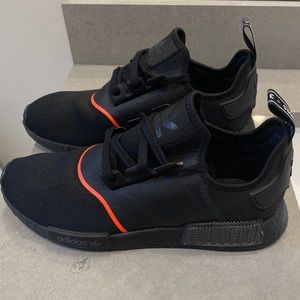men’s Adidas Black Nmd_R1